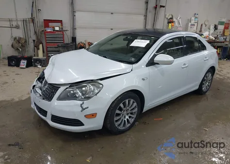 2010 Suzuki Kizashi Se z USA, uszkodzony, nr VIN JS2RF9A36A6100773